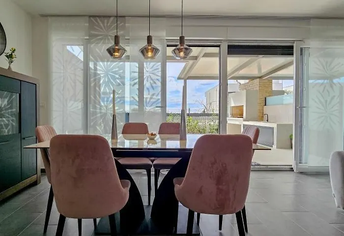 Sea House 2