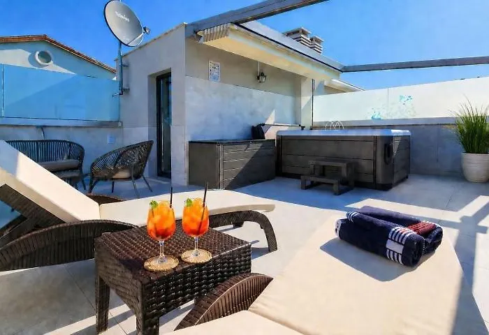 Sea House 3